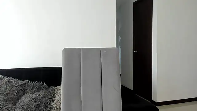 angelturned001 online show from December 3, 9:17 pm