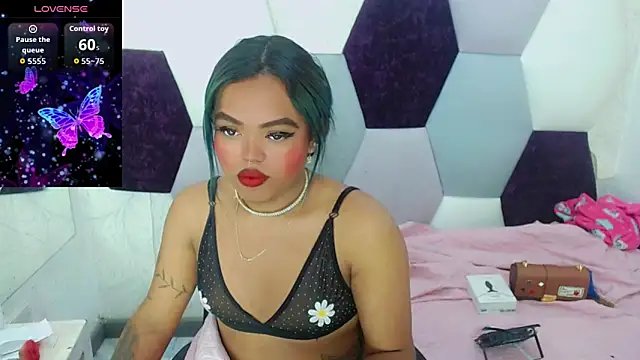 KayleighDreams  online show from February 12, 9:37 am