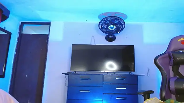 engielphoenis14 online show from February 14, 7:32 pm