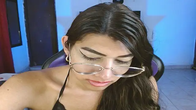 engielphoenis14 online show from April 14, 11:54 pm