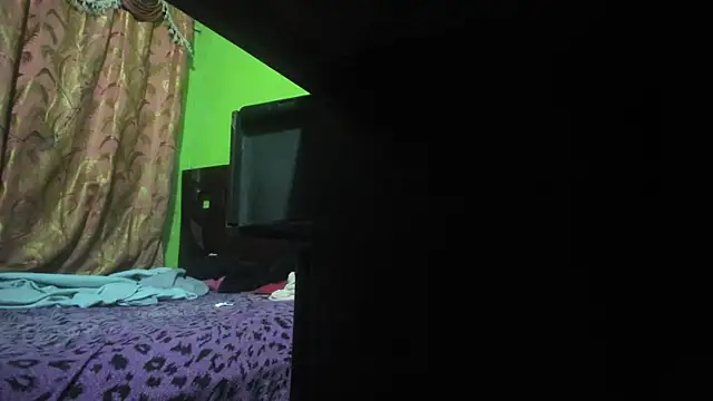 Brenda Smith69 online show from December 21, 10:15 pm