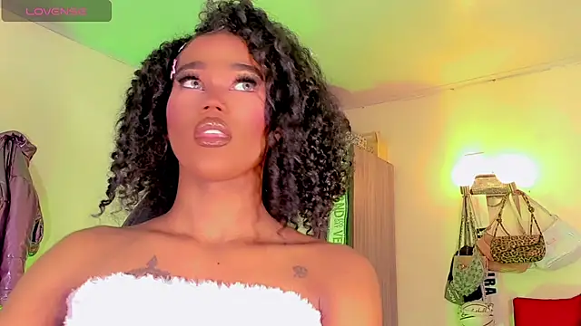 naomy  xx online show from April 24, 3:09 am