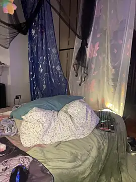 giuli zerozero online show from November 11, 7:59 pm