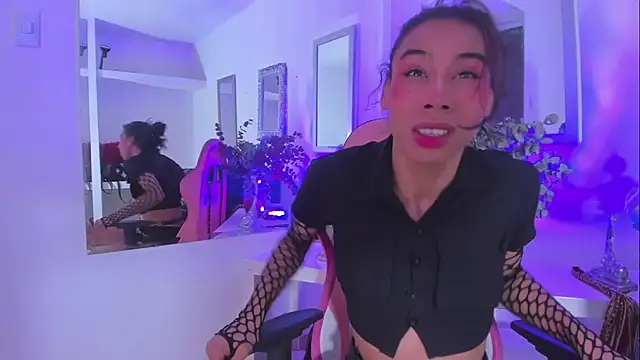 Snapshot of Loremhotsex chatting on February 8, 12:39 pm Loremhotsex online show from February 8, 12:39 pm