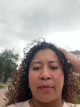 Kenia tompson01 online show from November 28, 8:54 pm