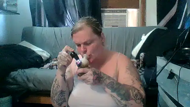 Trans Girl next door420 online show from August 4, 9:31 pm