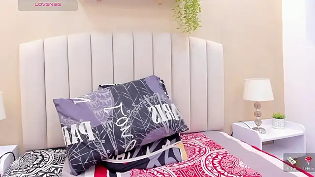 Mia thompson 19 online show from February 10, 7:32 pm