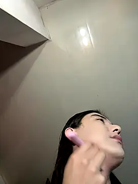 saracaball  online show from November 1, 9:45 pm