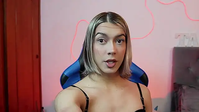tay ler3 online show from December 4, 11:46 am
