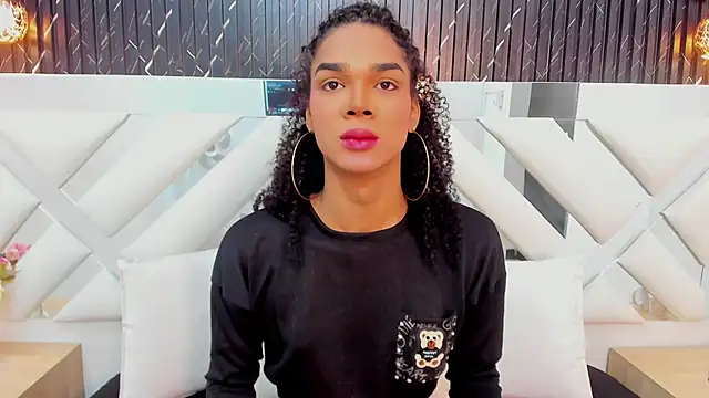 Snapshot of NaomiSteward chatting on December 11, 11:36 am NaomiSteward online show from December 11, 11:36 am