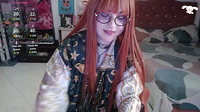 Snapshot of Avril2001 chatting on October 22, 3:08 am Avril2001 online show from October 22, 3:08 am