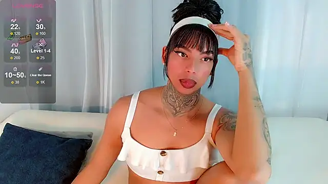 Snapshot of laura_sweett120 chatting on October 14, 11:15 pm laura sweett120 online show from October 14, 11:15 pm