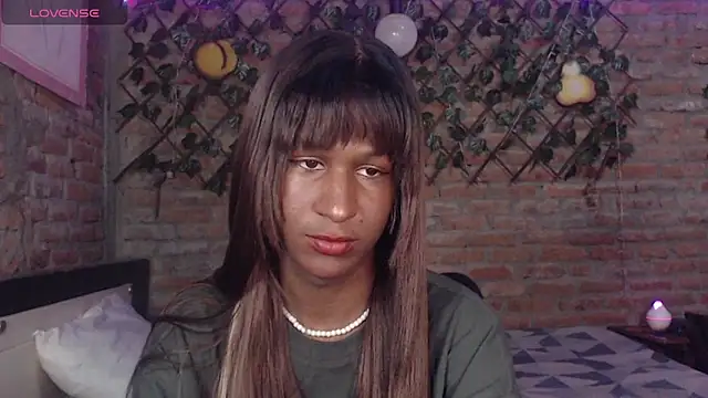 Angell Dustt  online show from March 11, 4:05 am