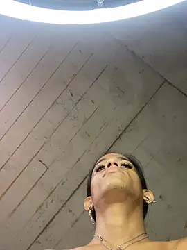 AlexaWarner online show from April 26, 1:09 pm