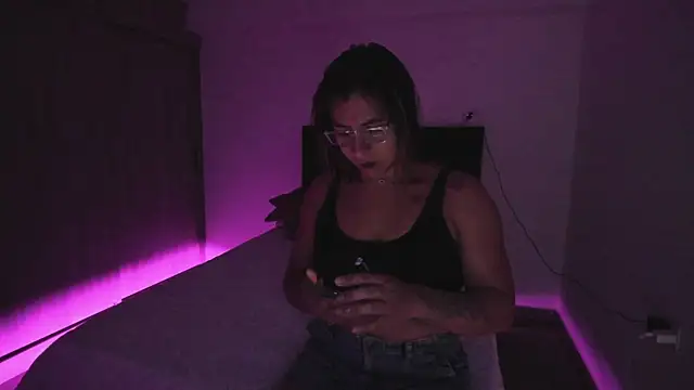 Kamilasalazar online show from October 28, 10:18 pm