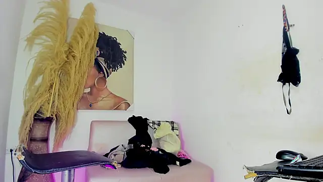 mia foxts online show from November 21, 4:57 am