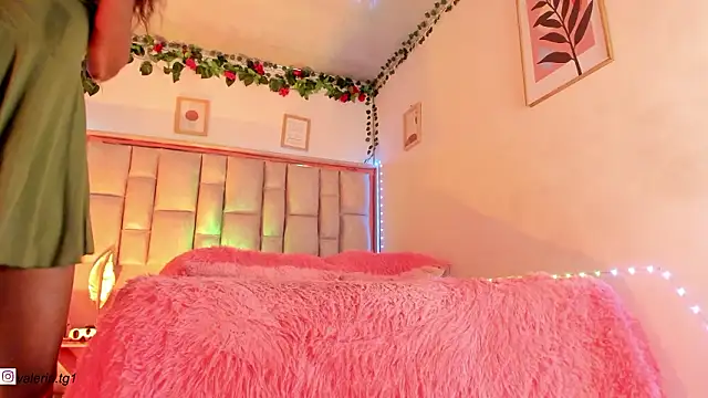 Valeria Thompson1 online show from March 12, 8:58 pm