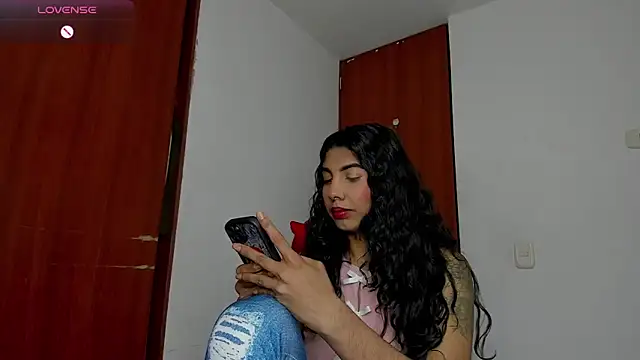 jasmine bunny  online show from May 11, 7:22 pm