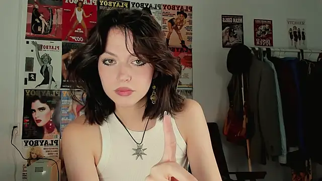 Snapshot of Niky__Jess chatting on October 23, 6:17 am Niky Jess online show from October 23, 6:17 am
