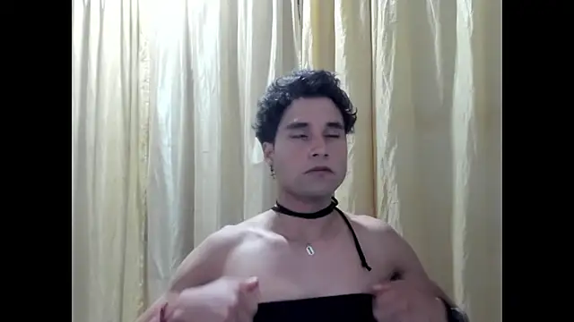 SophiaLevis online show from April 10, 12:17 am