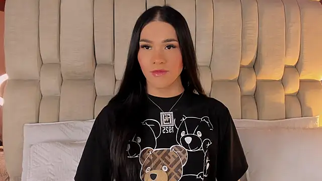 Isa Little Star online show from February 18, 2:30 am