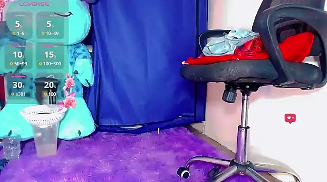 nicol gill  online show from January 28, 11:38 am