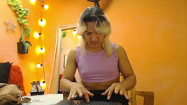 aslyhernandez 7 online show from January 15, 11:21 am