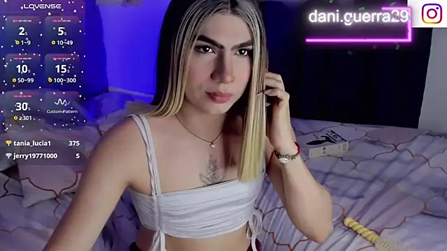 saskya online show from December 17, 11:27 am