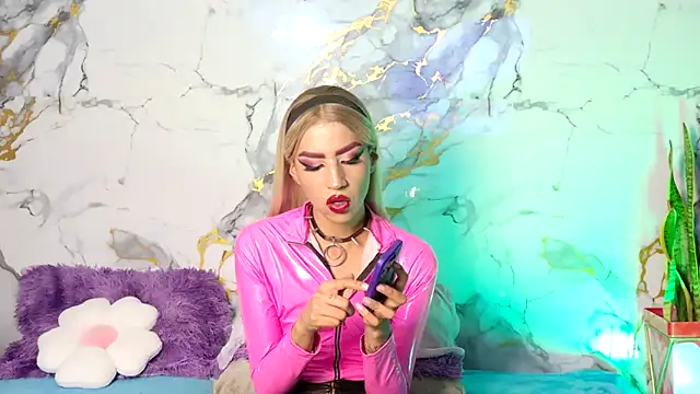 BrianaSchafer online show from March 25, 9:19 pm