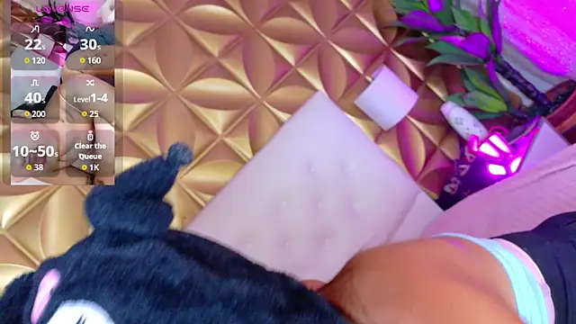 Sara-Smith- online show from March 18, 1:21 pm