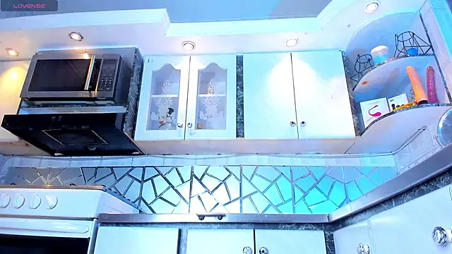 Riley Blue online show from January 18, 3:31 pm