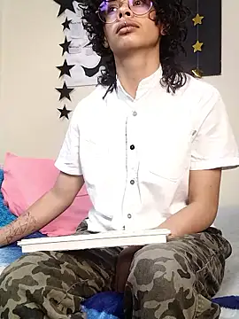 fenixmfx19 online show from February 10, 11:34 pm