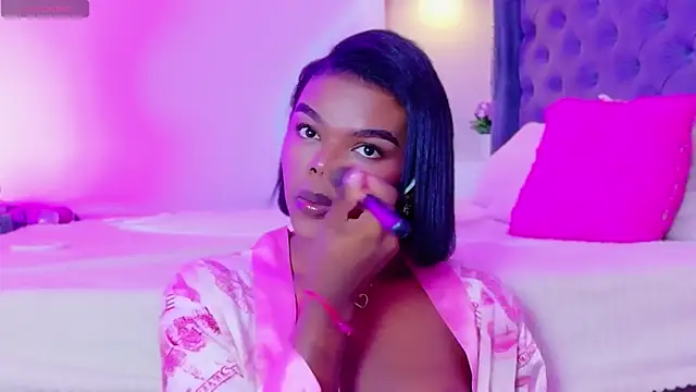 CamiEstrada online show from October 24, 12:59 am