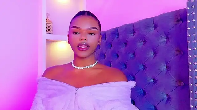 CamiEstrada online show from December 17, 2:17 am