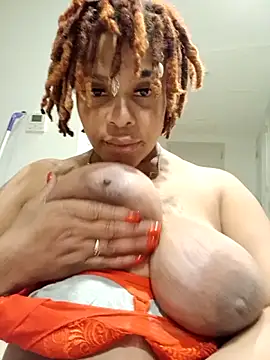 hoesinthishouse78 online show from November 18, 4:01 am