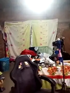 yovana13 online show from February 10, 9:11 pm