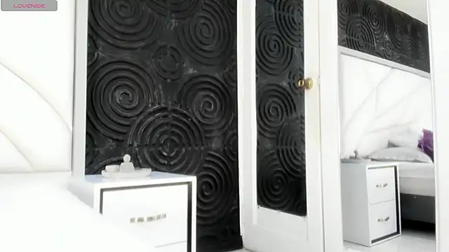 AbigailWilliams  online show from November 17, 11:21 am