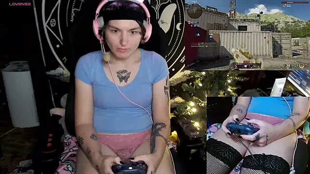 BrandiWRLD 999 online show from December 16, 3:51 am