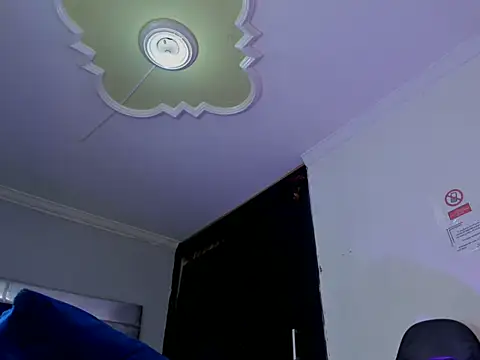 Eyleen Santos online show from February 17, 8:27 pm