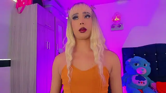 Hellen moons   online show from January 12, 6:59 pm