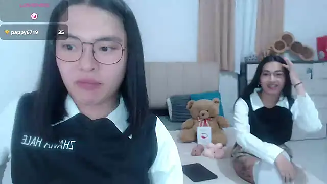 zhaviahale21 online show from July 24, 2:37 pm