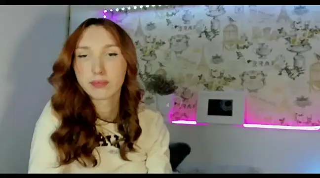 LisaIcon online show from January 12, 3:49 am