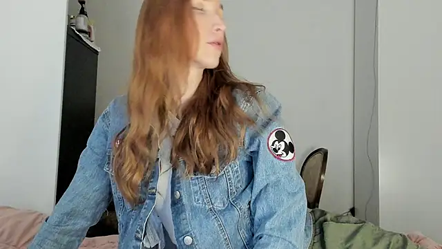 LisaIcon online show from October 2, 1:44 pm