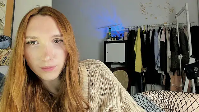 LisaIcon online show from November 23, 1:35 pm