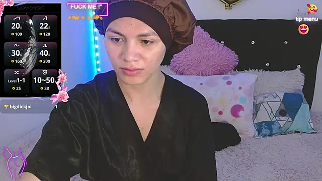 giuliana andrade online show from December 3, 1:43 am