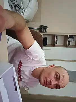 Snapshot of uleglasuczPL chatting on January 23, 1:08 am uleglasuczPL online show from January 23, 1:08 am