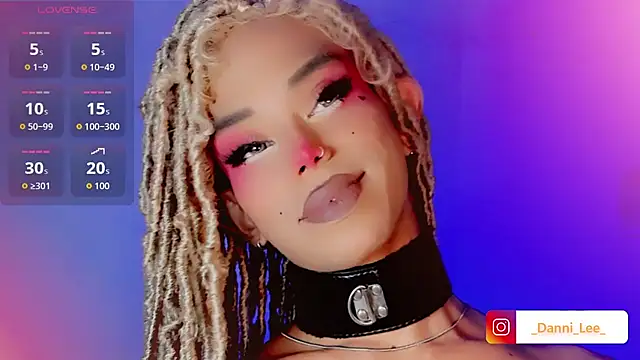 DanniLee  online show from October 25, 12:05 am