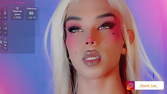 DanniLee  online show from November 16, 8:08 pm