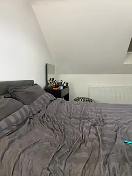 littlebambi26 online show from April 17, 10:00 pm