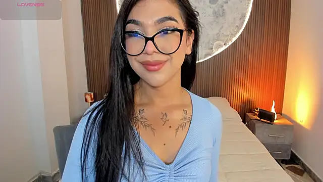 RoseCassie online show from March 19, 1:55 pm